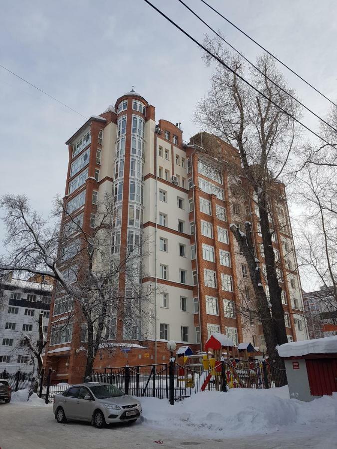 Apartament Petrovskie On Kartashova 3 Apartment Tomsk Exterior photo